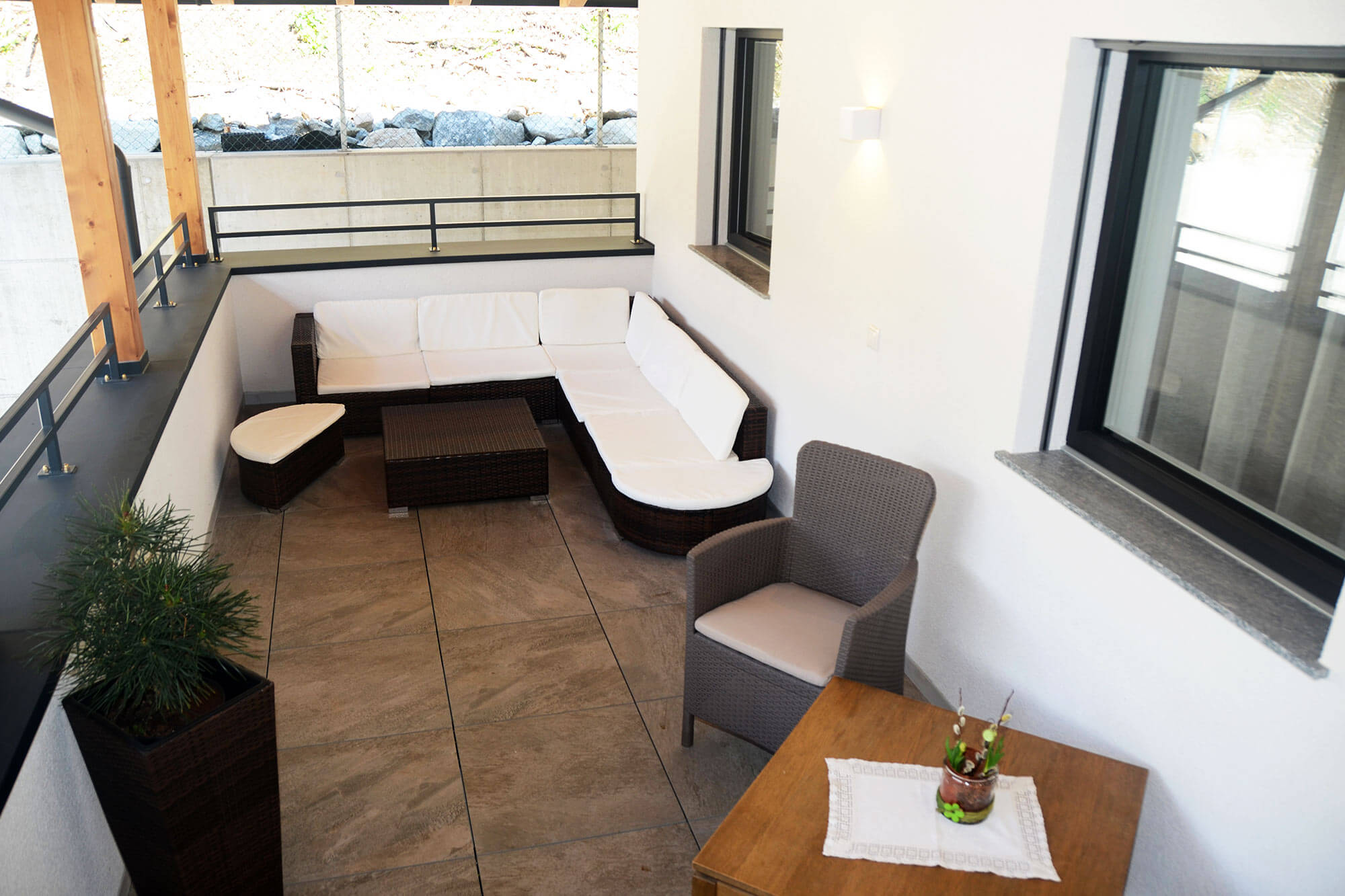 Terrasse mit Lounge-Bereich